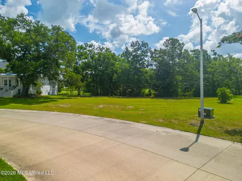 Savannah Estates Boulevard, Biloxi, MS 39532 photo 8