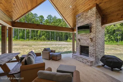 Exterior - 169 Henry Sample Rd, Lena, MS 39094 photo 10 of 16
