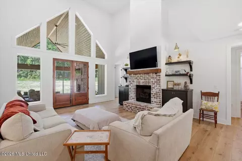 Living - 169 Henry Sample Rd, Lena, MS 39094 photo 1 of 1