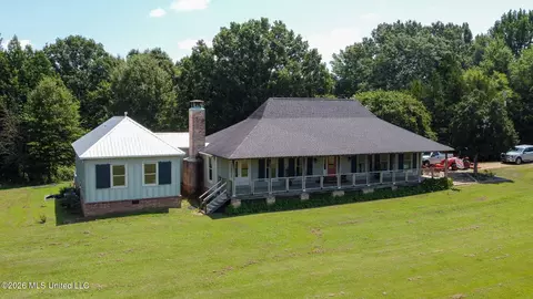 Exterior - 4860 Gitter Rd, Hernando, MS 38632 photo 2 of 17
