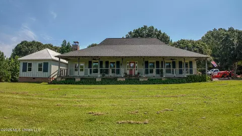 Exterior - 4860 Gitter Rd, Hernando, MS 38632 photo 6 of 17