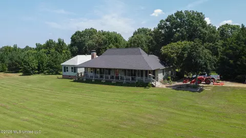 Exterior - 4860 Gitter Rd, Hernando, MS 38632 photo 3 of 17
