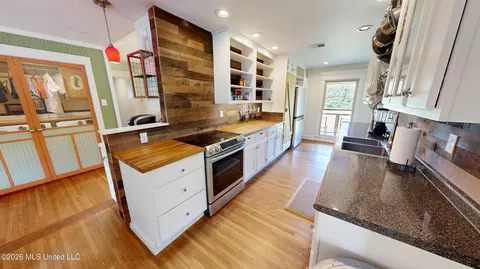Kitchen - 4860 Gitter Rd, Hernando, MS 38632 photo 1 of 4