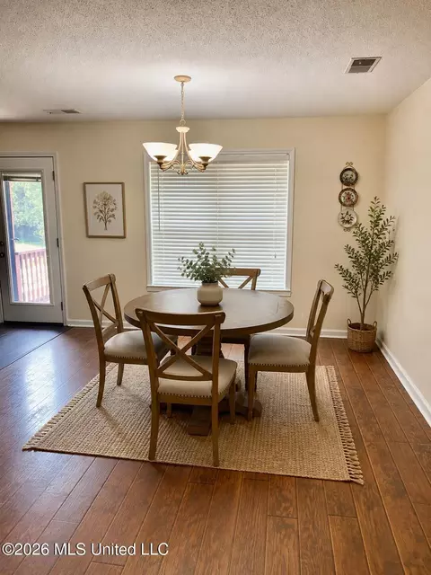 Dining - 321 Odom Rd, Hernando, MS 38632 photo 1 of 2