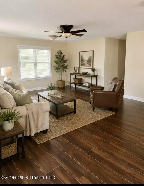 Living - 321 Odom Rd, Hernando, MS 38632 photo 2 of 3