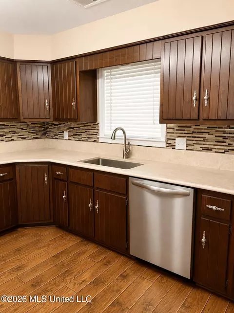 Kitchen - 321 Odom Rd, Hernando, MS 38632 photo 1 of 2