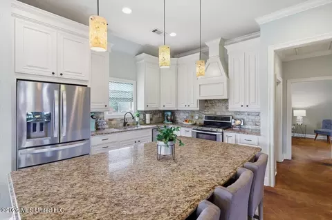 Kitchen - 218 Emerald Cir, Brandon, MS 39047 photo 1 of 4