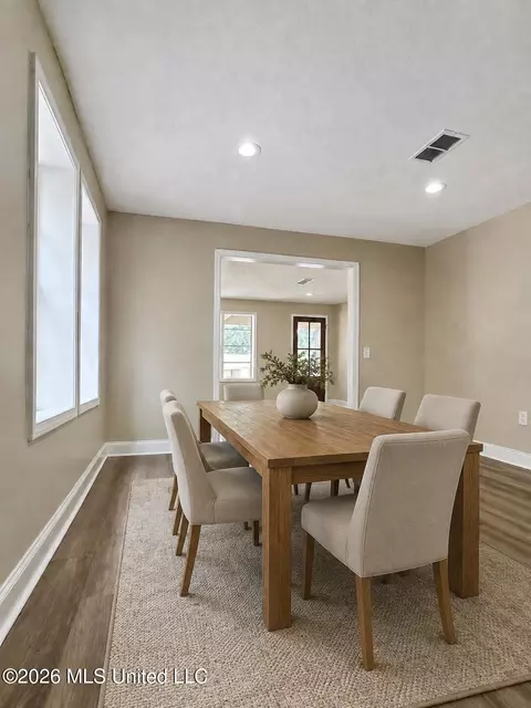 Dining - 520 1st St, Magee, MS 39111 photo 1 of 1