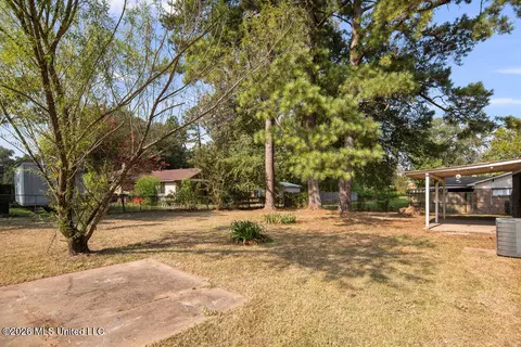 Exterior - 2853 Pine Circle Dr, Pearl, MS 39208 photo 3 of 4