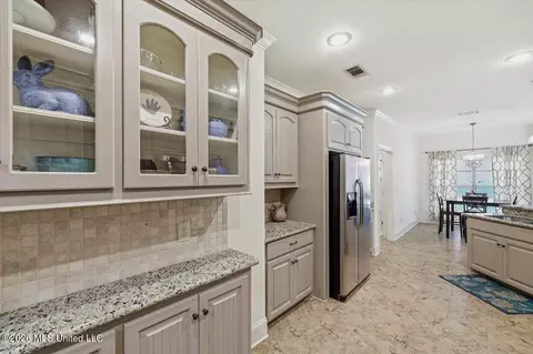 Kitchen - 173 Memory Ln, Madison, MS 39110 photo 2 of 2