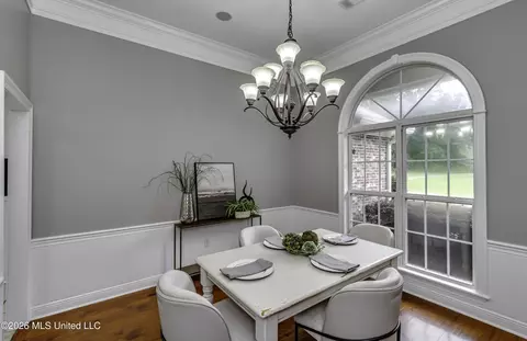 Dining - 220 Tudor Cir, Brandon, MS 39042 photo 1 of 2
