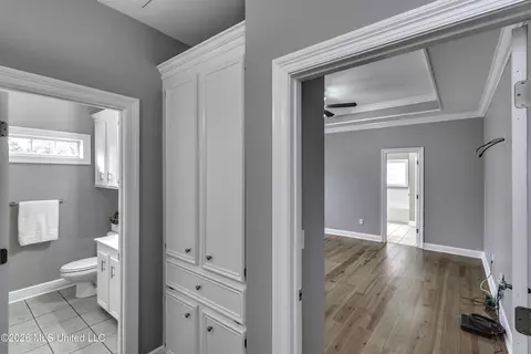 Entry Way - 220 Tudor Cir, Brandon, MS 39042 photo 1 of 1