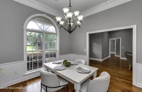 Dining - 220 Tudor Cir, Brandon, MS 39042 photo 2 of 2