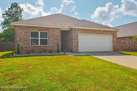 746 Waters View Dr, Biloxi, MS 39532