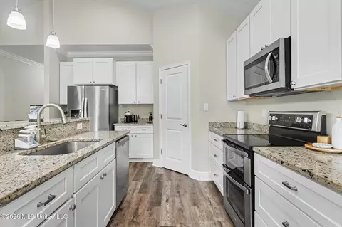 Kitchen - 746 Waters View Dr, Biloxi, MS 39532 photo 2 of 2
