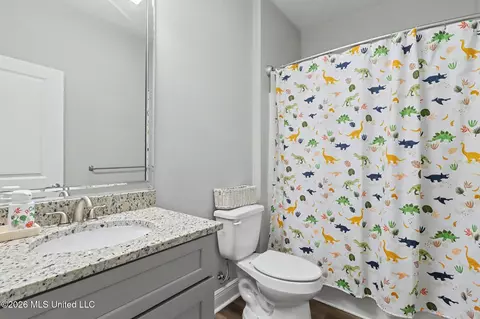 Bath - 746 Waters View Dr, Biloxi, MS 39532 photo 1 of 2
