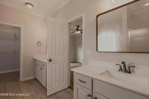Bath - 148 Devlin Springs Dr, Madison, MS 39110 photo 1 of 6