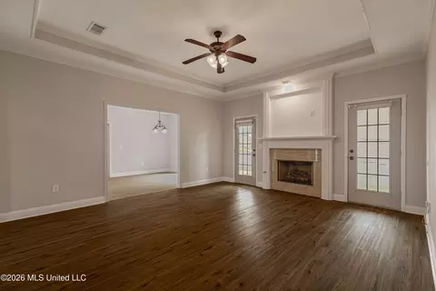 Living - 148 Devlin Springs Dr, Madison, MS 39110 photo 2 of 4