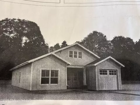 816 Peach St, Ocean Springs, MS 39564