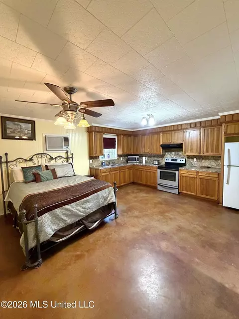 Bedroom - 4142 Mississippi 24, Gloster, MS 39638 photo 7 of 7