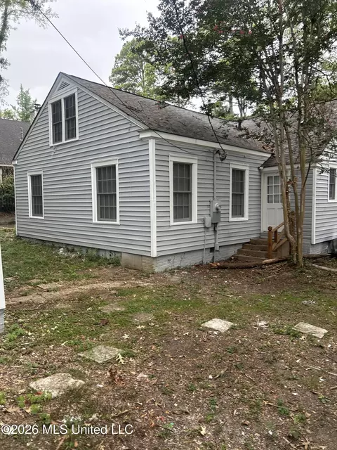 Exterior - 1746 Myrtle St, Jackson, MS 39202 photo 5 of 9