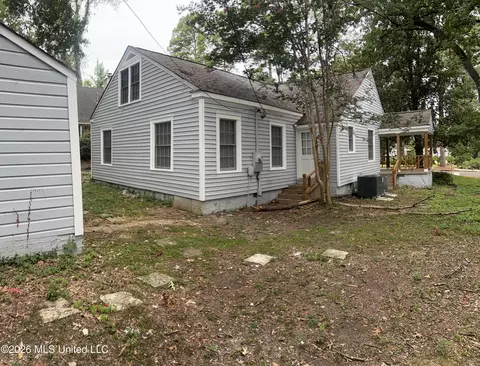 Exterior - 1746 Myrtle St, Jackson, MS 39202 photo 6 of 9