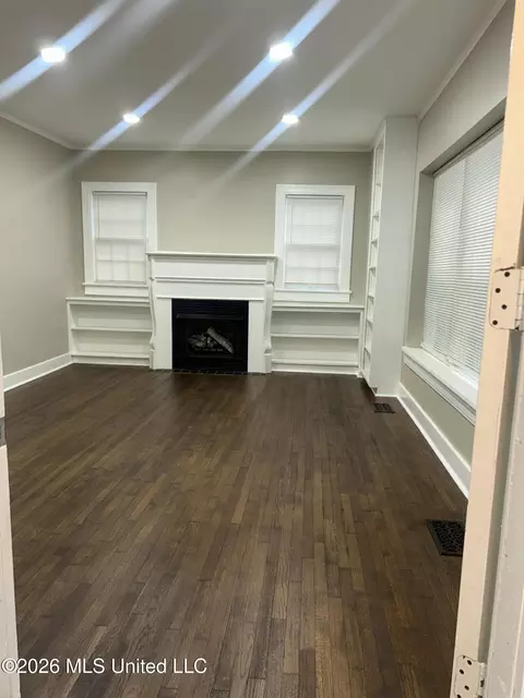 Living - 1746 Myrtle St, Jackson, MS 39202 photo 1 of 4