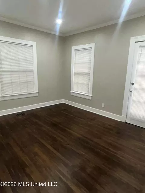 Living - 1746 Myrtle St, Jackson, MS 39202 photo 4 of 4