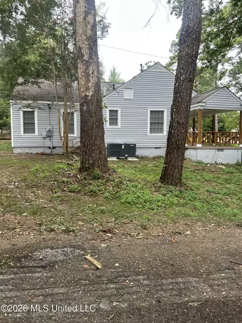 Exterior - 1746 Myrtle St, Jackson, MS 39202 photo 7 of 9