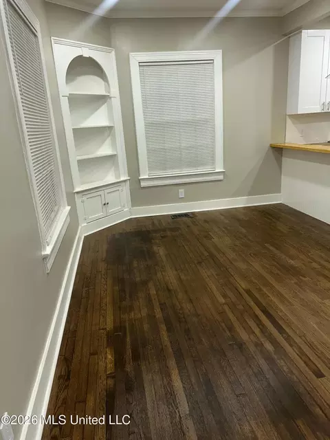 Living - 1746 Myrtle St, Jackson, MS 39202 photo 3 of 4