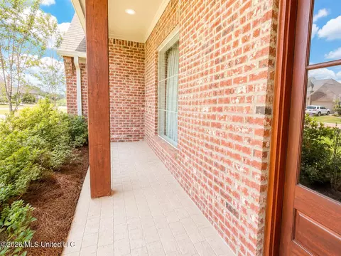 Exterior - 512 Carpenter Cv, Madison, MS 39110 photo 4 of 7