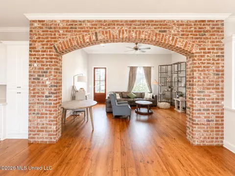 Living - 512 Carpenter Cv, Madison, MS 39110 photo 1 of 1
