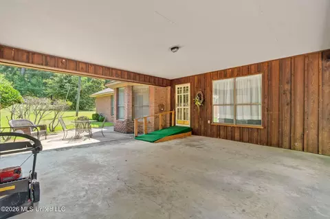 Exterior - 108 Pinecrest St, Collins, MS 39428 photo 5 of 7