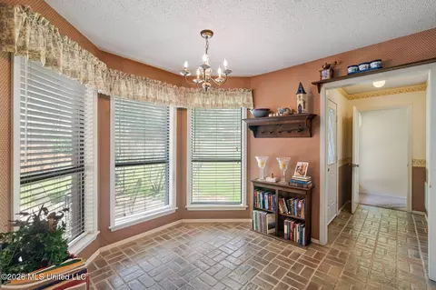 Entry Way - 108 Pinecrest St, Collins, MS 39428 photo 3 of 3