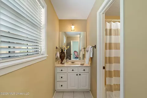 Bath - 108 Pinecrest St, Collins, MS 39428 photo 5 of 5