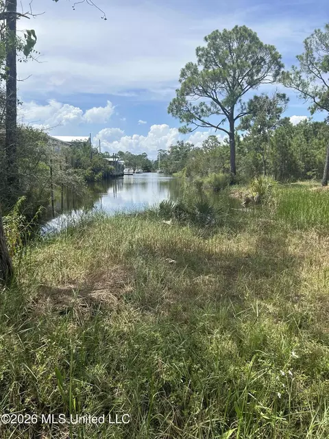 0 Whale Ave, Bay Saint Louis, MS 39520