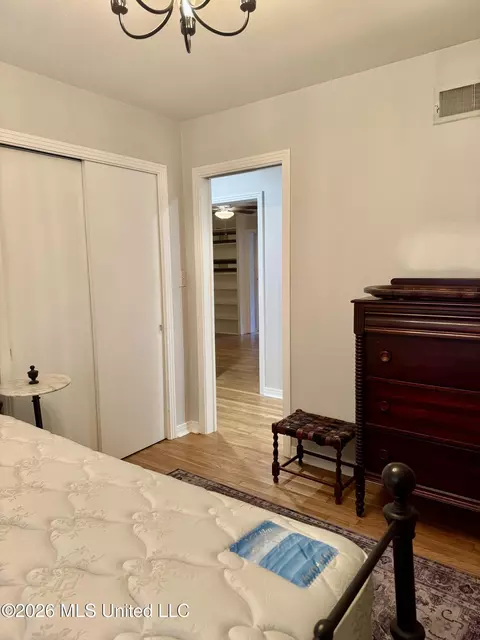Bedroom - 30 Oakhurst Dr, Natchez, MS 39120 photo 1 of 5