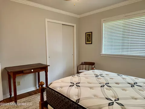 Bedroom - 30 Oakhurst Dr, Natchez, MS 39120 photo 4 of 5