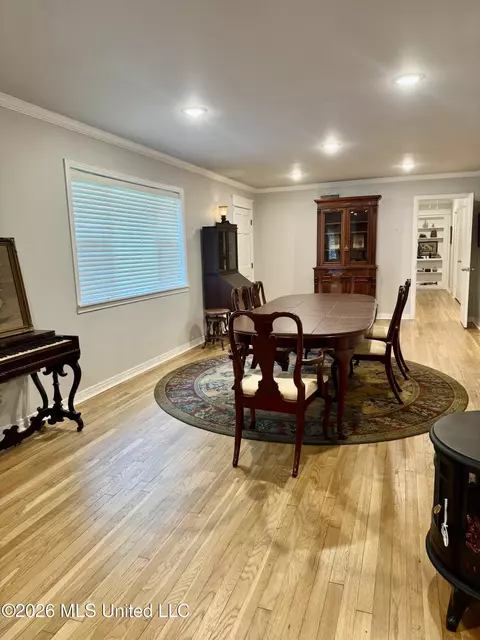 Dining - 30 Oakhurst Dr, Natchez, MS 39120 photo 1 of 5