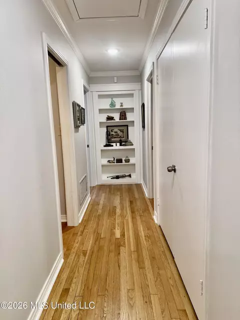 Entry Way - 30 Oakhurst Dr, Natchez, MS 39120 photo 1 of 1