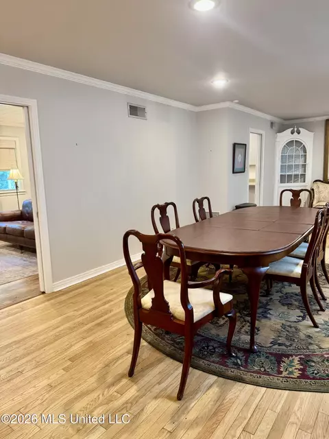 Dining - 30 Oakhurst Dr, Natchez, MS 39120 photo 3 of 5
