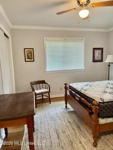 Bedroom - 30 Oakhurst Dr, Natchez, MS 39120 photo 2 of 5