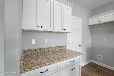 Entry Way - 530 Cherry Tree Ln, Coldwater, MS 38618 photo 6 of 6