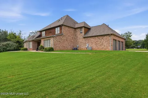 Exterior - 553 Twin Cedars Dr, Madison, MS 39110 photo 5 of 9