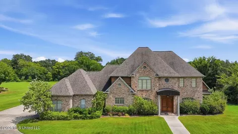 Exterior - 553 Twin Cedars Dr, Madison, MS 39110 photo 2 of 9