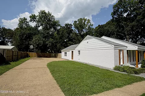 Exterior - 4490 S Big Horn Dr, Nesbit, MS 38651 photo 2 of 5