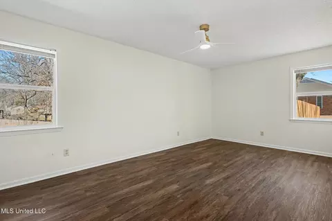 Bedroom - 4490 S Big Horn Dr, Nesbit, MS 38651 photo 4 of 4
