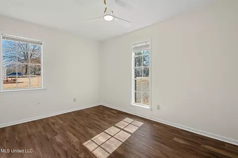 Bedroom - 4490 S Big Horn Dr, Nesbit, MS 38651 photo 3 of 4