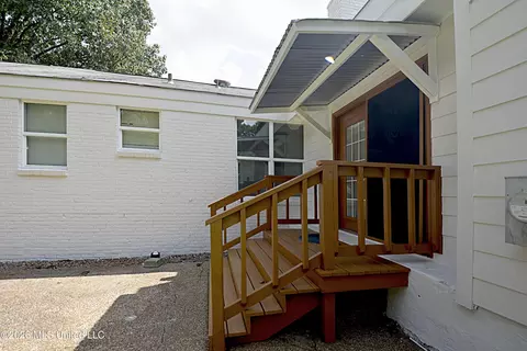 Exterior - 4490 S Big Horn Dr, Nesbit, MS 38651 photo 3 of 5