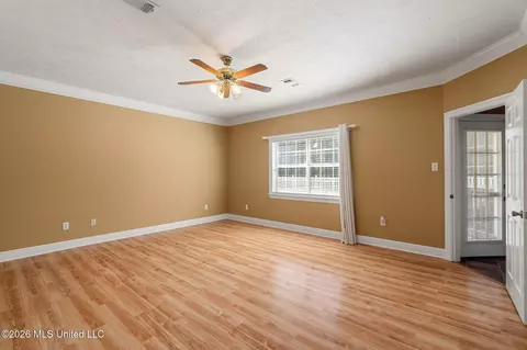 Living - 2111 Old Brookhaven Rd, Summit, MS 39666 photo 5 of 6